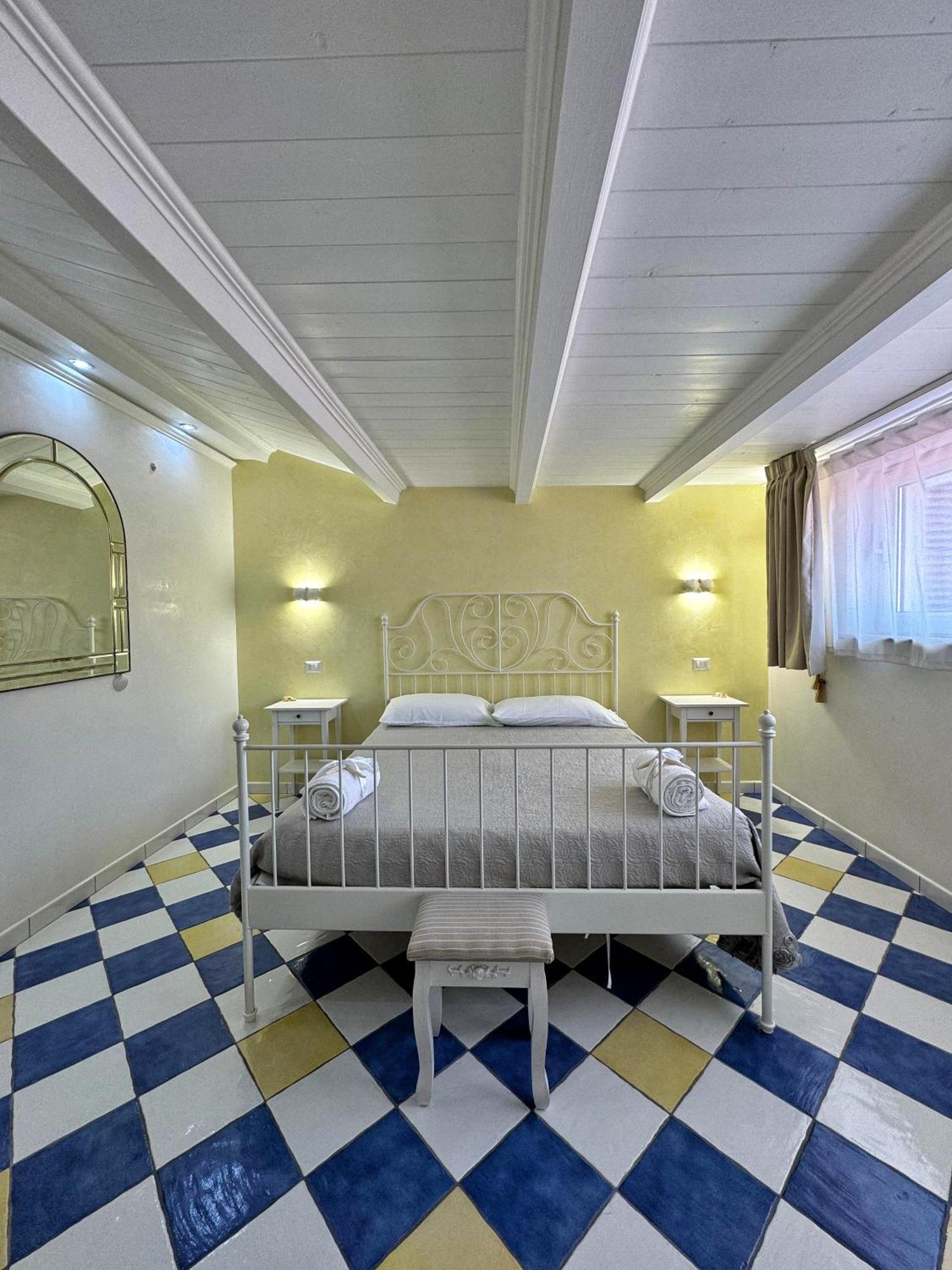 Cassiodoro Suite B&B Marina di Davoli Extérieur photo